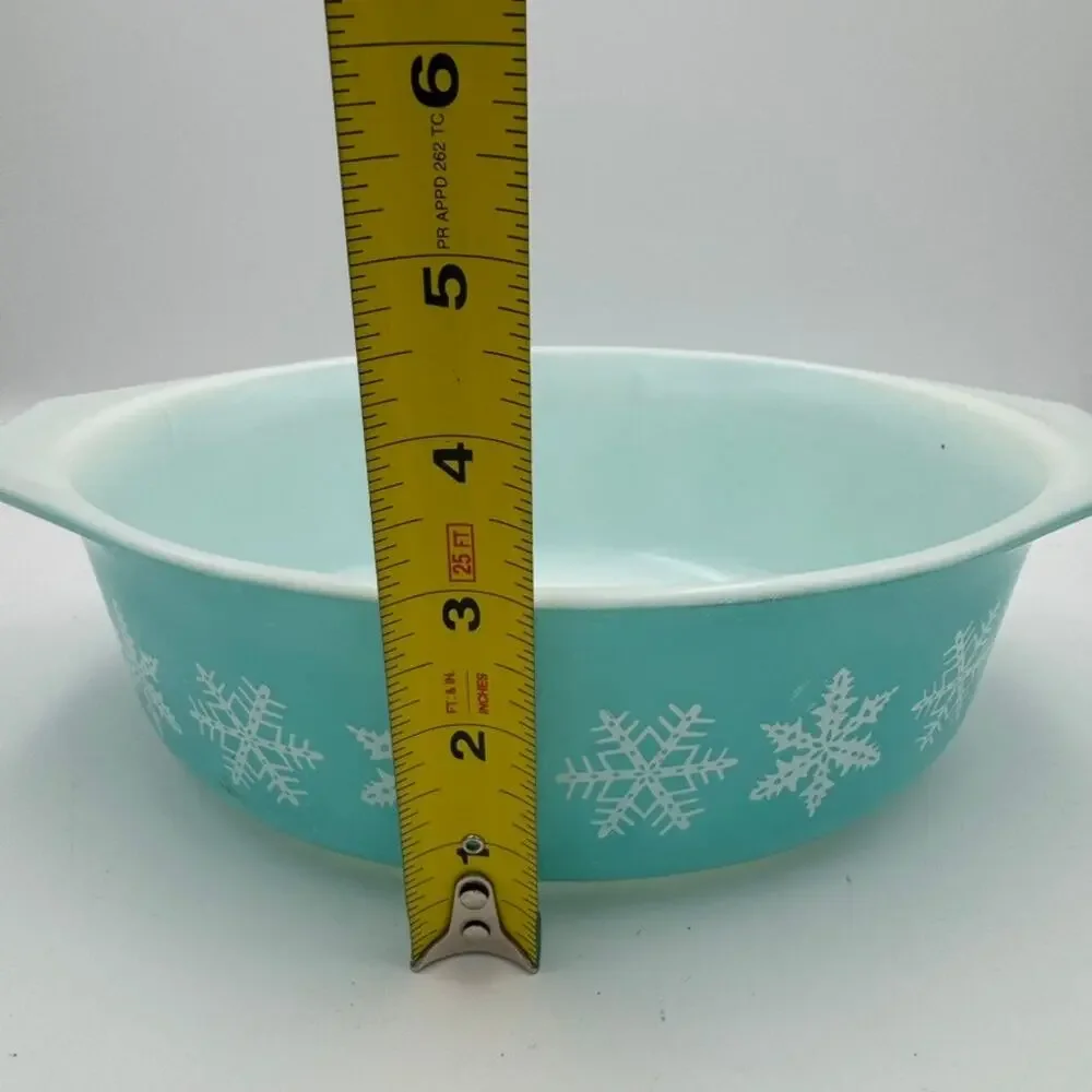 Pyrex Snowflake Turquoise 043 1.5 Qt Oval Decorator Casserole Vintage